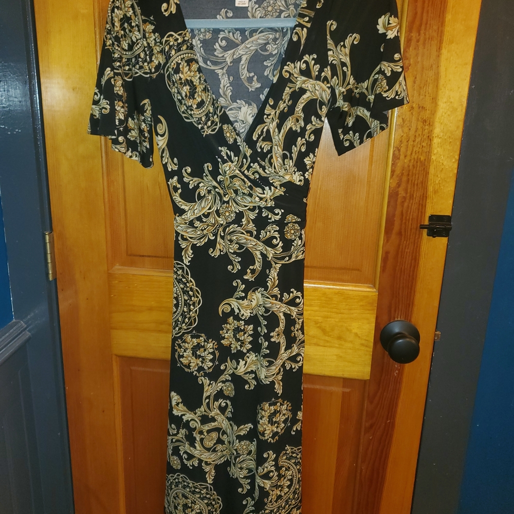 Donna Morgan Baroque Print Black and Gold Midi Dress